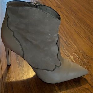 Sam Edelman Bradley, Grey Suede bootie.